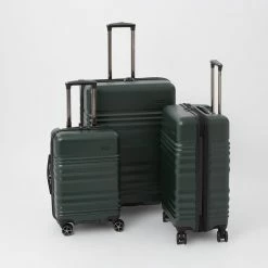 Traveler's Choice Hunter Green Pomona Suitcases