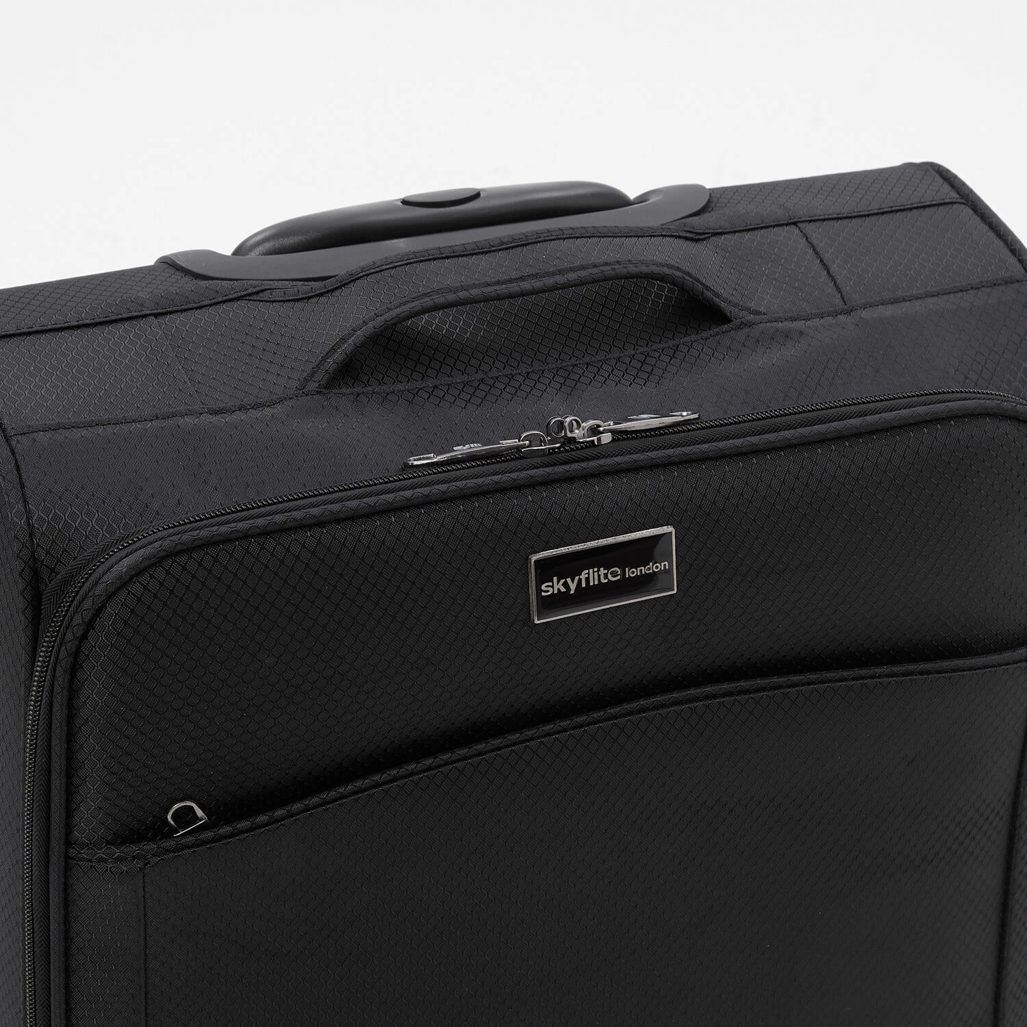 Skyflite Black Manhattan Softshell Suitcase 5 Skyflite Black Manhattan Softshell Suitcase - Image 3