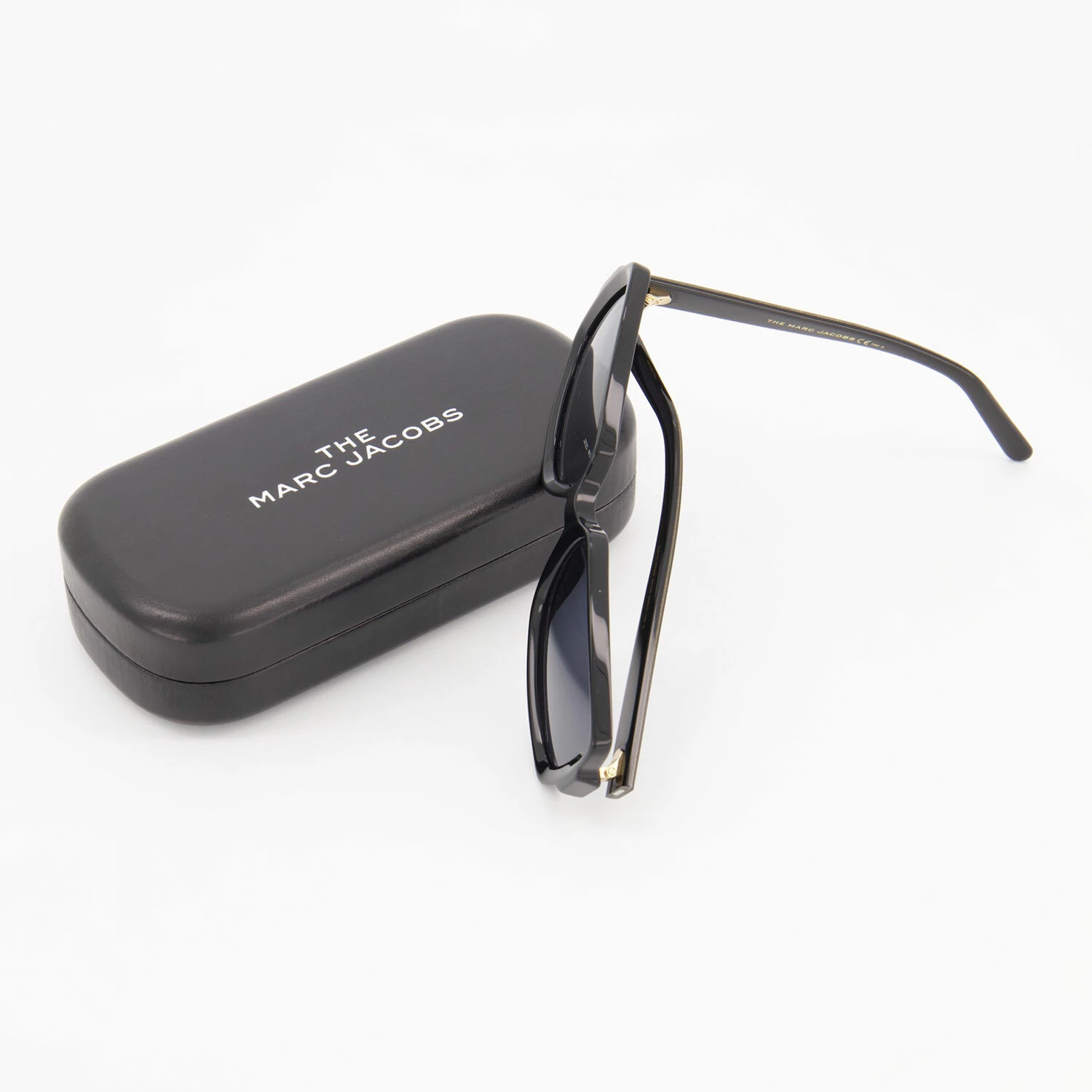 Marc Jacobs Black Oversized Sunglasses 5 Marc Jacobs Black Oversized Sunglasses - Image 3