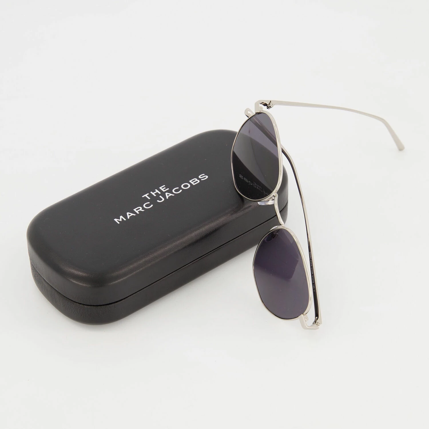 Marc Jacobs Silver 010IR Round Sunglasses 5 Marc Jacobs Silver 010IR Round Sunglasses - Image 3